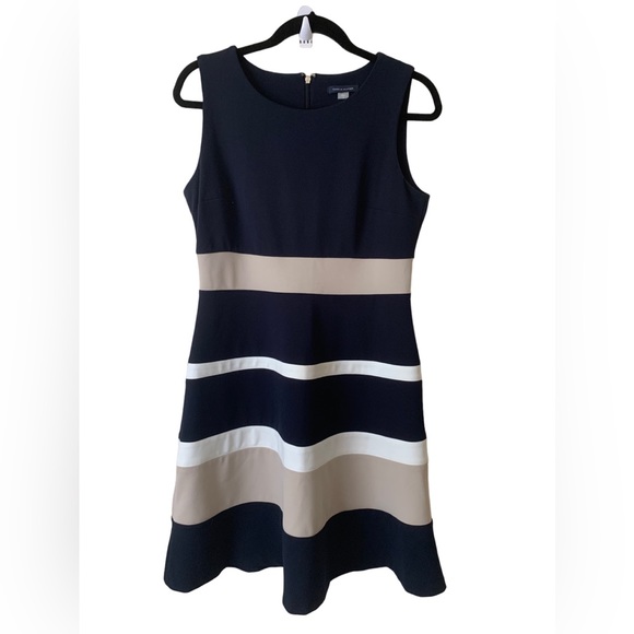 Tommy Hilfiger Dresses & Skirts - Tommy Hilfiger bodycon dress.size 10